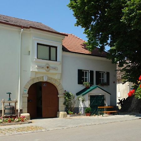 Winzerzimmer - Weingut Tinhof Айзенштадт Экстерьер фото